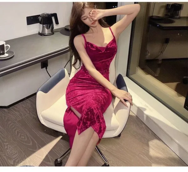 Đầm ôm nhung 2 dây xếp li - MC2-43